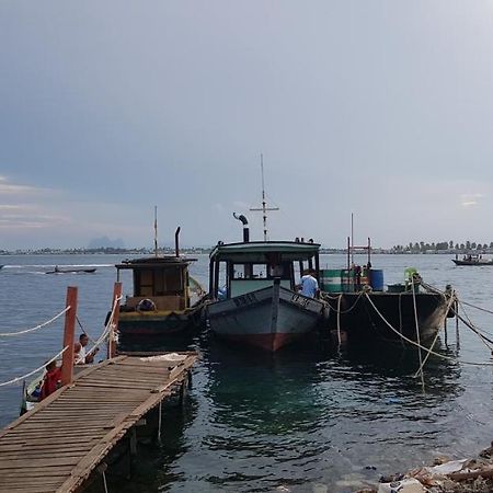 The Wharf Hotel Semporna Exterior photo